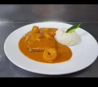 Reineta en salsa de camarones