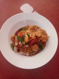 Tallarín Saltado de Camarones