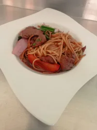 Tallarín Saltado de Vacuno (Colación)